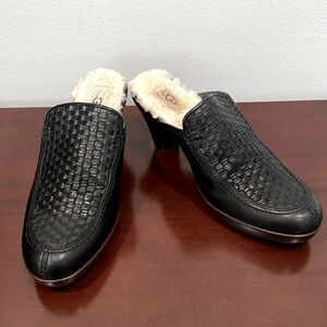 UGG Australia Gabriella Shearling Woven Leather Black Jeel Clogs Size 7